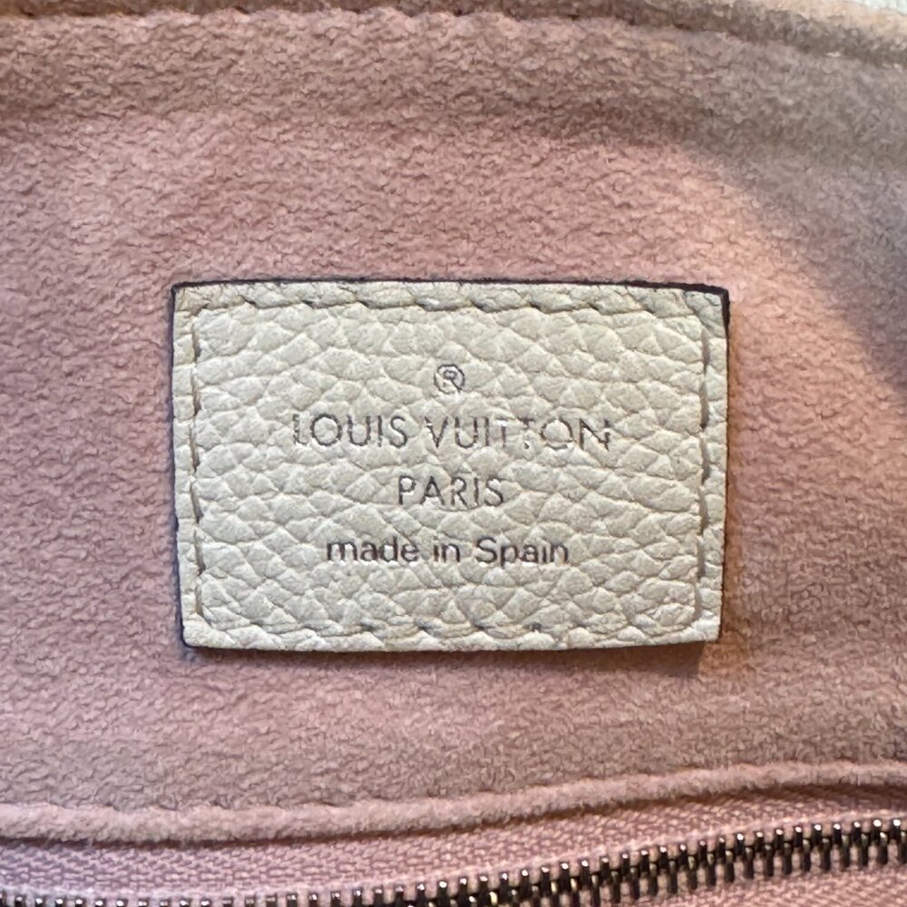 Louis Vuitton Beaubourg Hobo Mm - Picture 10 of 12